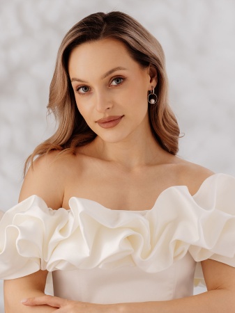 Пусеты из серебра с имитацией жемчуга