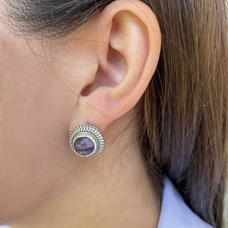 Серьги из серебра с чароитами со скидкой