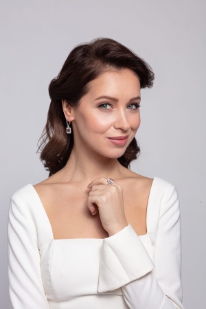 Серьги из золота с морганитами и бриллиантами touch of tenderness
