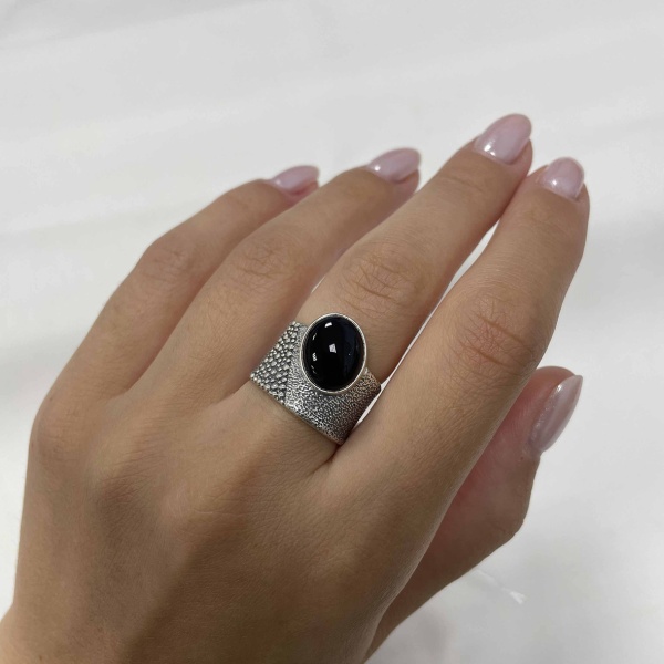 Купить кольцо из серебра с агатом в интернет-магазине KRASNOE