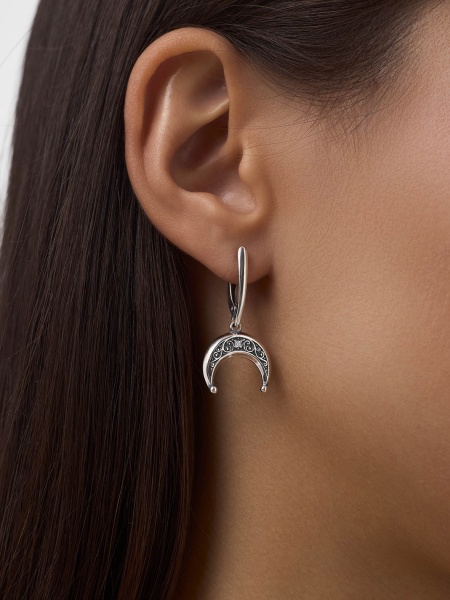 Серьги из серебра с фианитом
