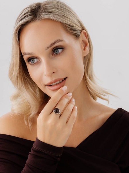 Купить кольцо из серебра с топазом в интернет-магазине KRASNOE