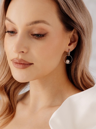 Пусеты из серебра с имитацией жемчуга