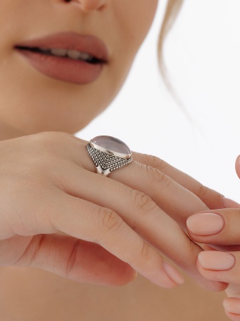 Купить кольцо из серебра с кварцем в интернет-магазине KRASNOE