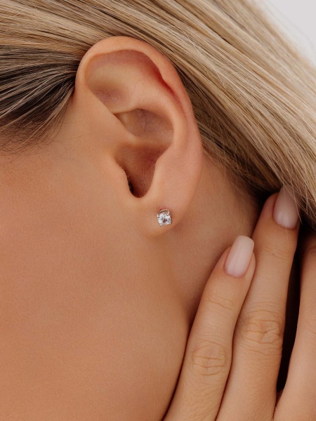 Пусеты из серебра с топазом со скидкой