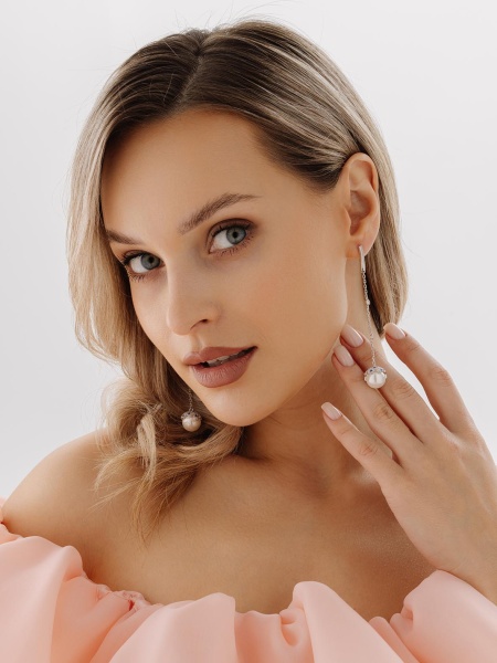 Серьги из серебра с жемчугом со скидкой