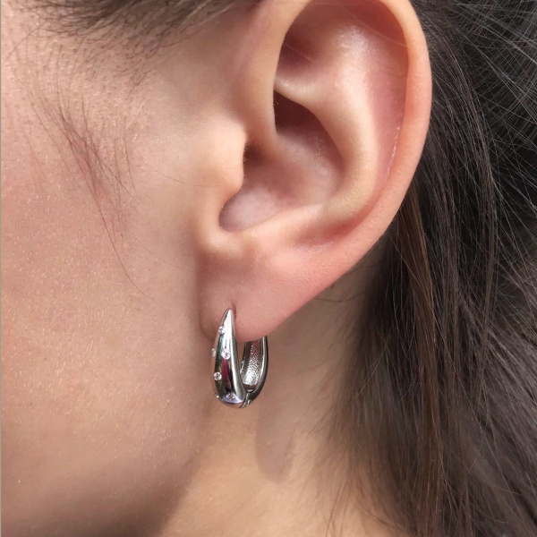 Серьги из серебра с фианитами 2340201270 от KRASNOE, металл Серебро, вставка Фианит