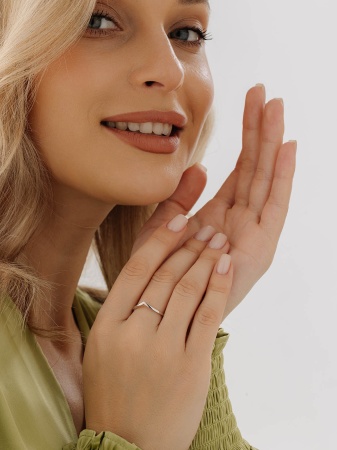 Купить кольцо из серебра без вставок в интернет-магазине KRASNOE