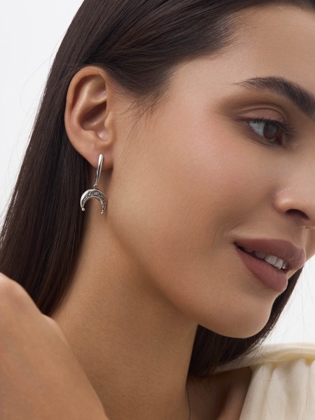 Серьги из серебра с фианитом