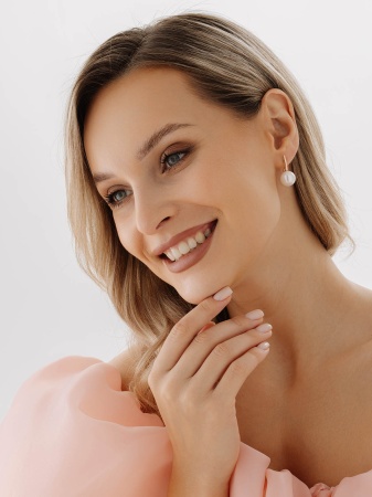 Серьги из серебра с жемчугом со скидкой