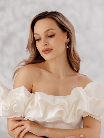 Пусеты из серебра с имитацией жемчуга