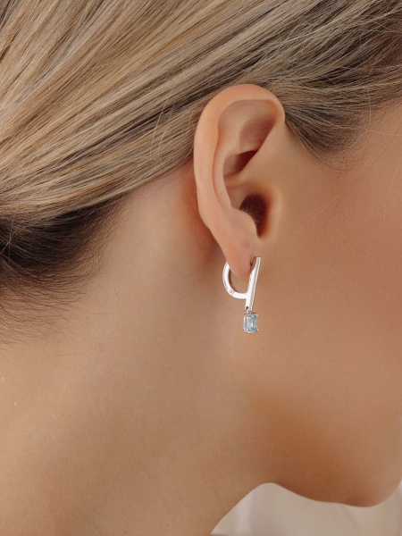 Серьги из серебра с фианитами