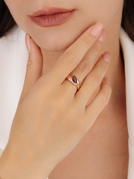 Купить кольцо из серебра с гранатом в интернет-магазине KRASNOE