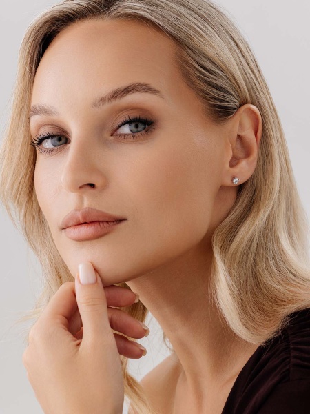 Пусеты из серебра с топазом со скидкой