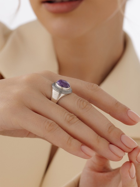 Купить кольцо из серебра с чароитом в интернет-магазине KRASNOE