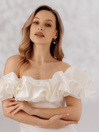 Пусеты из серебра с имитацией жемчуга