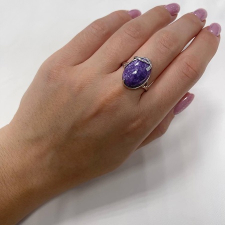 Купить кольцо из серебра с чароитом в интернет-магазине KRASNOE