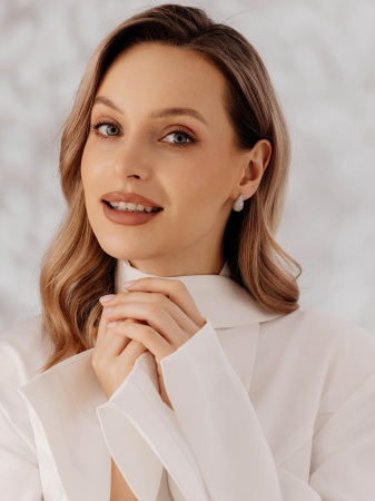 Серьги из серебра с фианитами