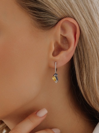 Серьгииз серебра с фианитом