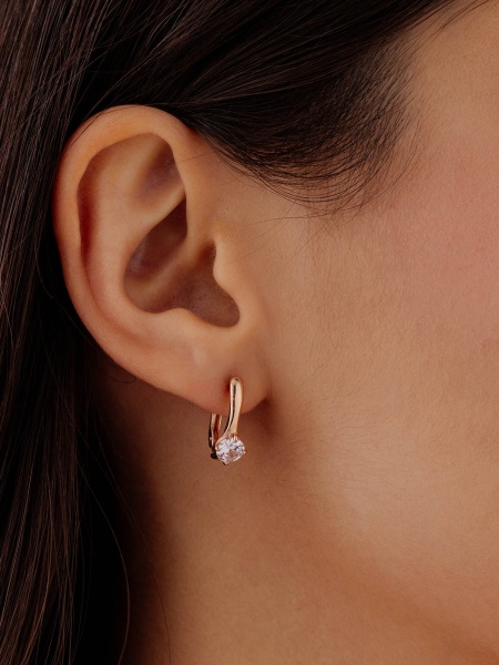 Серьги из серебра с фианитом со скидкой