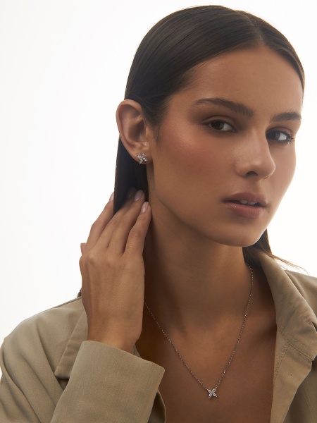 Серьги из серебра с фианитом в ювелирном интернет-магазине