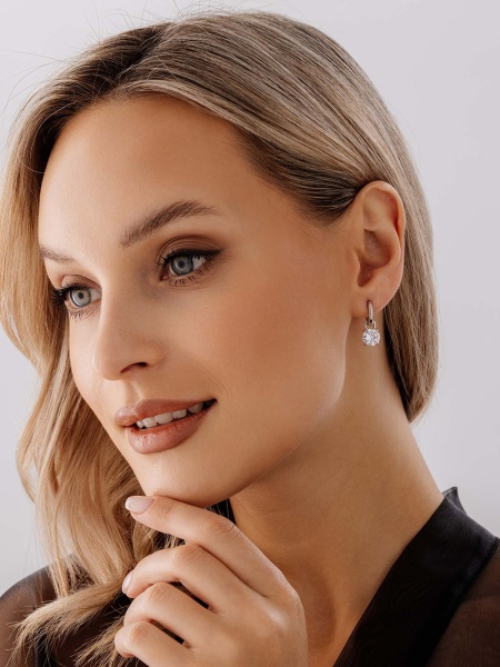 Серьги из серебра с фианитами в ювелирном интернет-магазине