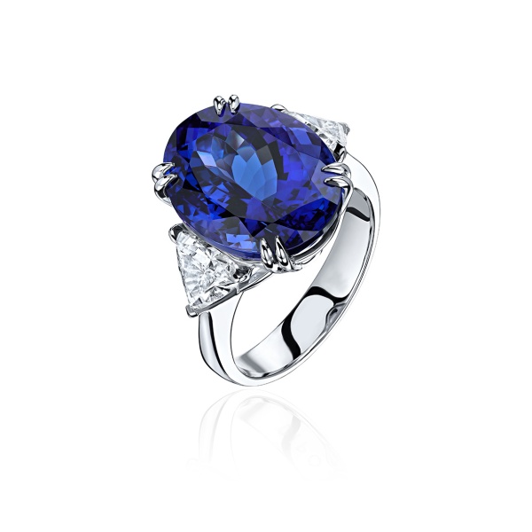 Кольцо из золота с танзанитом и бриллиантами