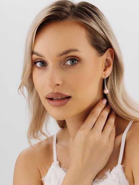 Серьги из серебра с жемчугом со скидкой