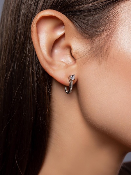 Серьги из серебра с фианитами со скидкой