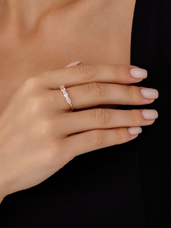 Купить кольцо из серебра с фианитами в интернет-магазине KRASNOE