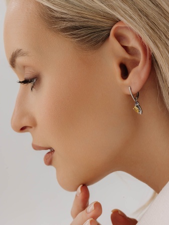 Серьгииз серебра с фианитом