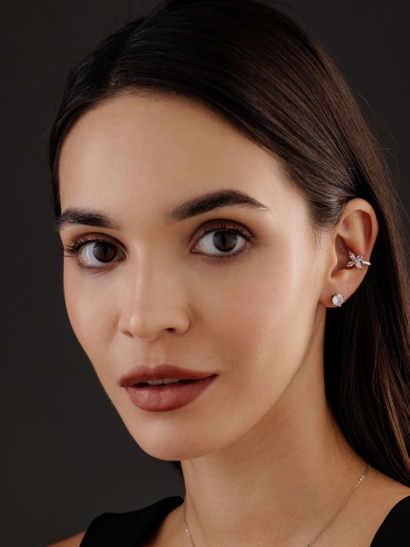 Пусеты из серебра с фианитами Пусеты из серебра с фианитами