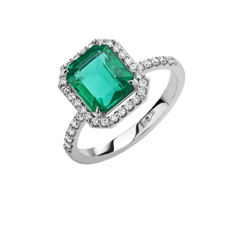 Кольцо из золота с изумрудом и бриллиантами