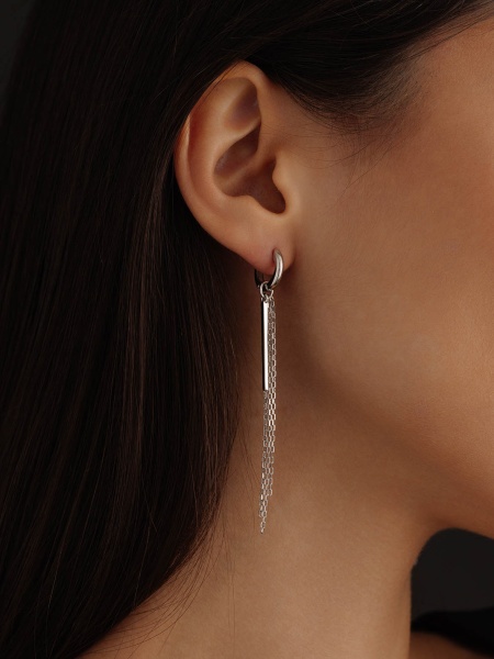 Серьги из серебра с фианитом