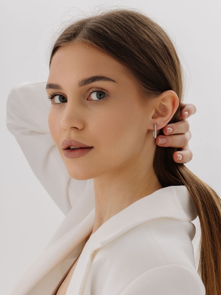 Серьги из серебра с фианитами в ювелирном интернет-магазине