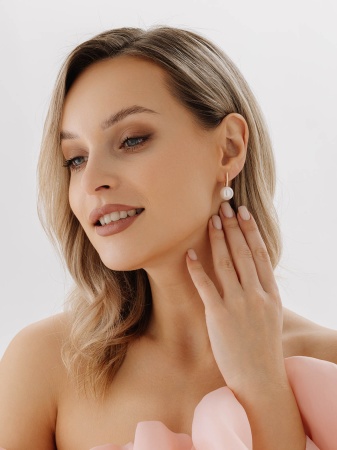 Серьги из серебра с жемчугом со скидкой