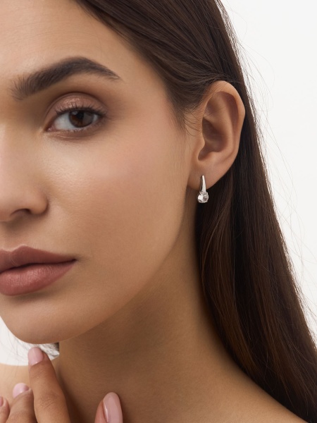 Серьги из серебра с фианитами со скидкой