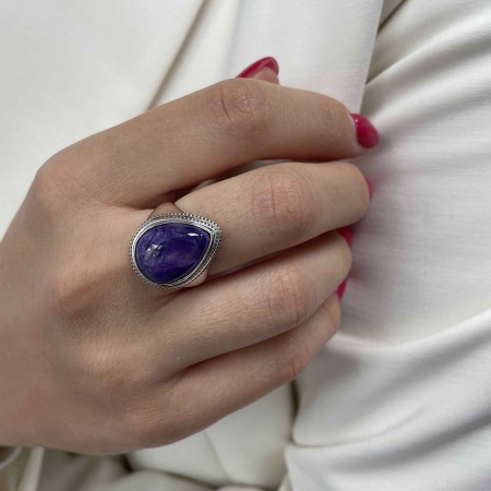 Купить кольцо из серебра с чароитом в интернет-магазине KRASNOE