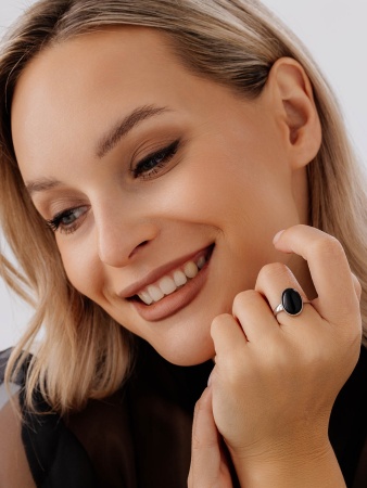 Купить кольцо из серебра с агатом в интернет-магазине KRASNOE