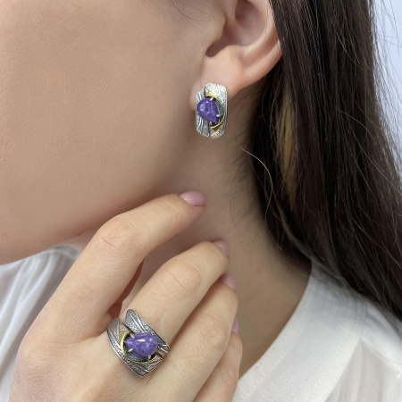 Серьги из серебра с чароитами