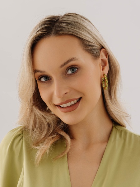 Серьги из серебра с хризолитами в ювелирном интернет-магазине