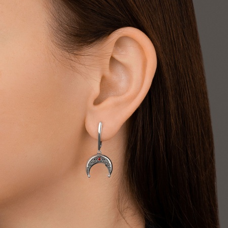 Серьги из серебра с фианитом