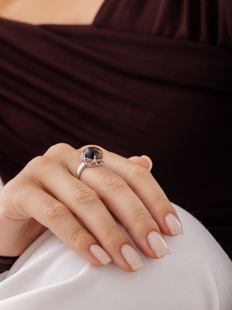 Купить кольцо из серебра с топазом в интернет-магазине KRASNOE