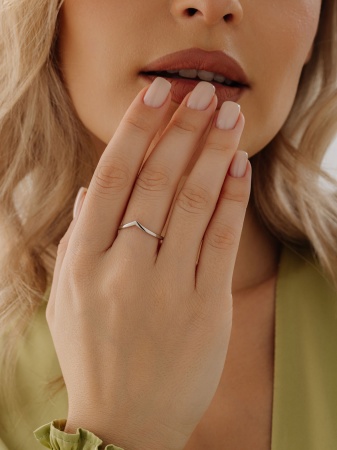 Купить кольцо из серебра без вставок в интернет-магазине KRASNOE