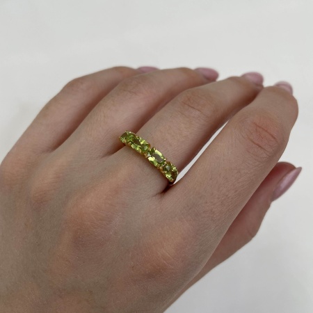 Купить кольцо из серебра с хризолитами в интернет-магазине KRASNOE