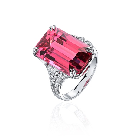 Кольцо из золота с турмалином и бриллиантами