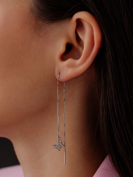 Серьги из серебра с фианитами со скидкой