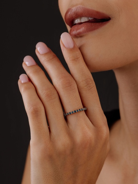 Кольцо из серебра с топазом со скидкой