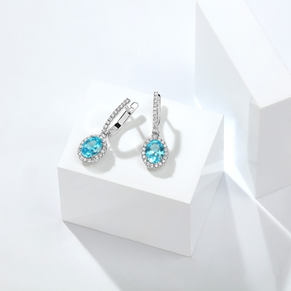 Серьги из золота с апатитами и бриллиантами