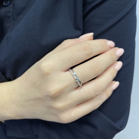 Купить кольцо из серебра с фианитами в интернет-магазине KRASNOE